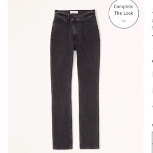 Abercrombie Ultra High Rise 90s Slim Straight Jean, Black, NWOT, Size 28